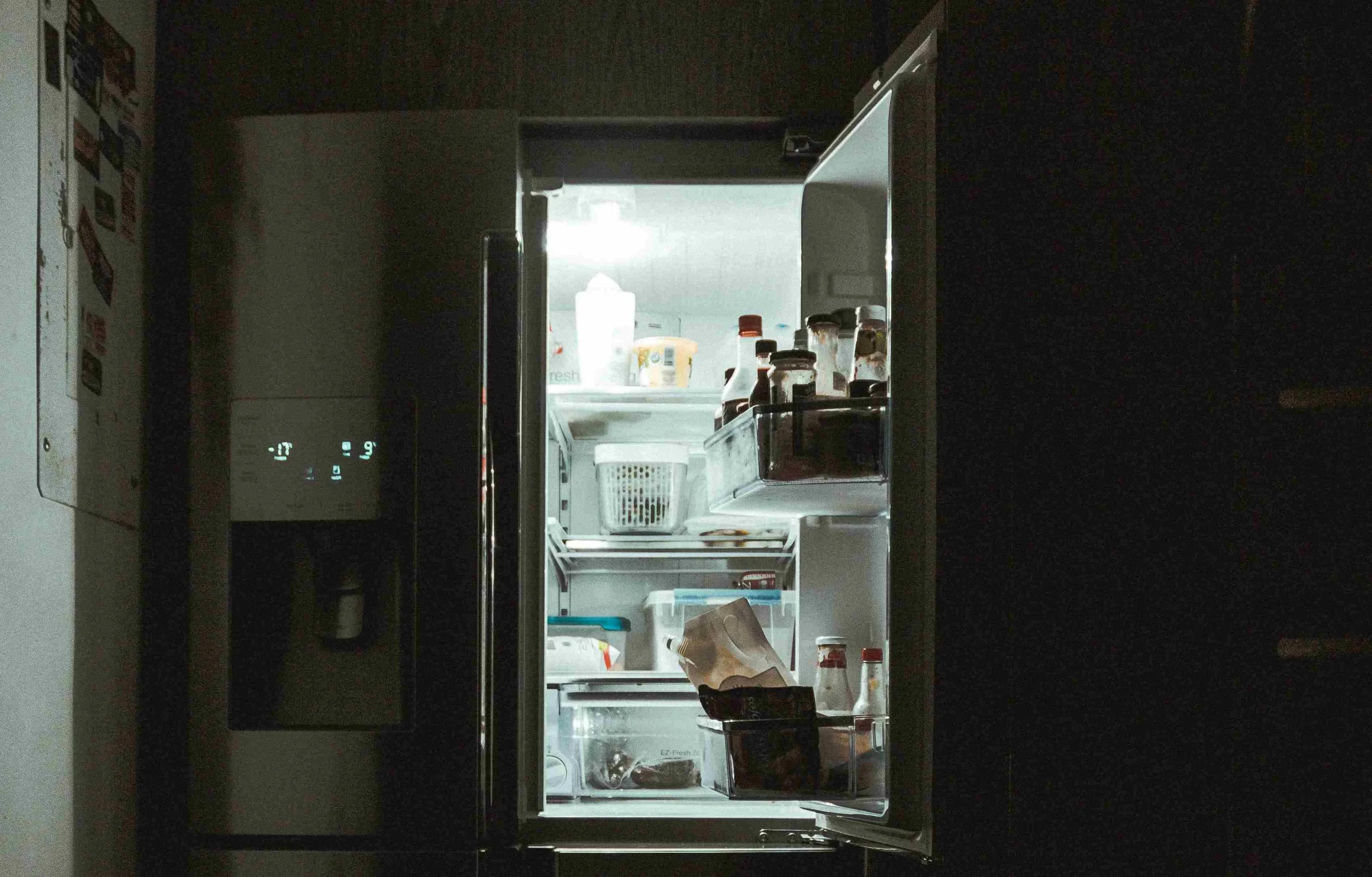 10 عوامل أساسية يجب مراعاتها عند اختيار ثلاجة جديدة