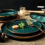 ⁦هوم سيكريت طقم عشاء بورسلين تركي لون زيتي كنار ذهبي - 28 قطعة⁩ - الصورة ⁦4⁩